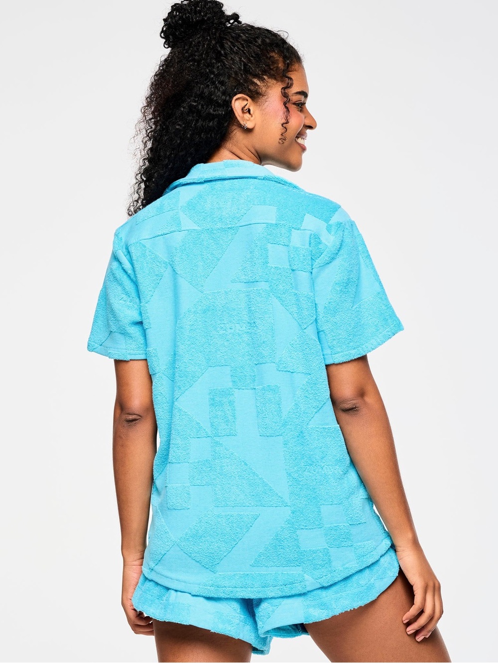 Zumba Fitness Zumba Rays Terry Button Down in All Out Aqua Unisex Medium NWT - Picture 4 of 11